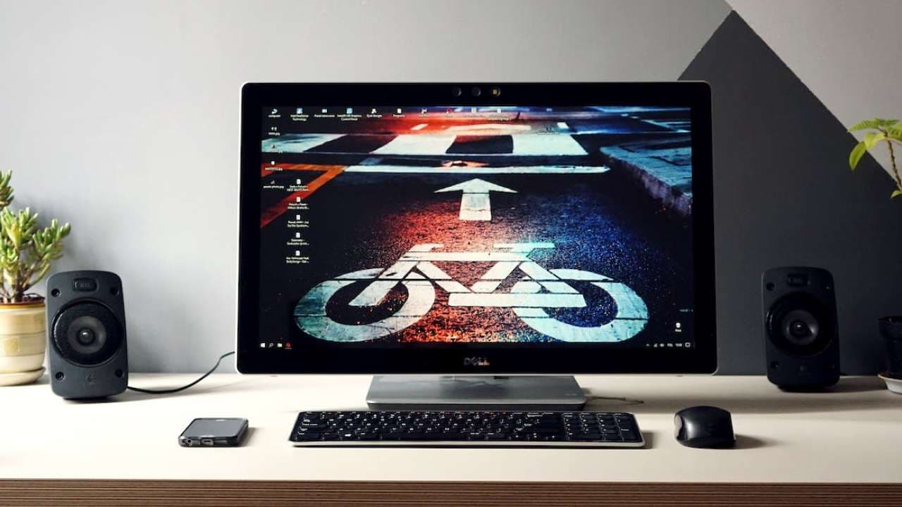 How to Zoom In and Out of Your Screen in Windows 10